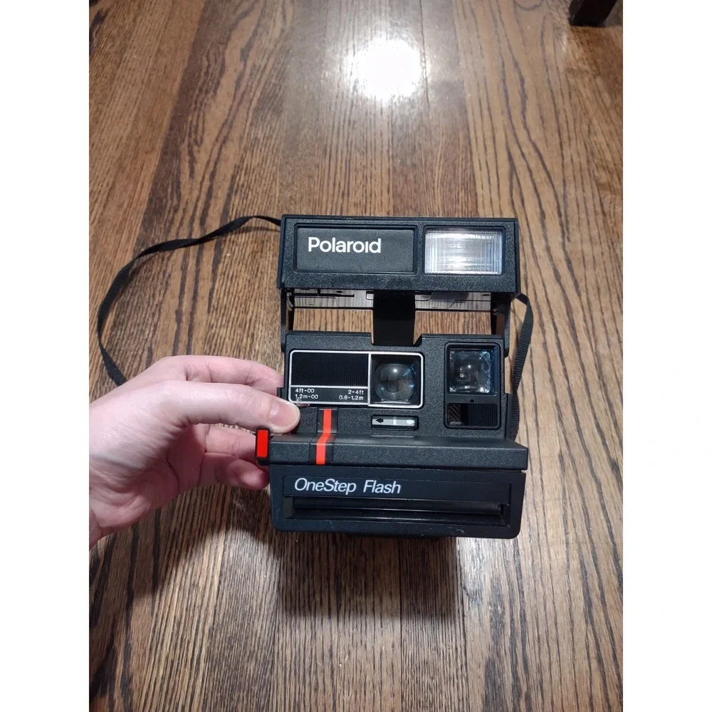 Vintage Polaroid OneStep Flash 600 Instant Film Camera Black w/Strap (UK Made)